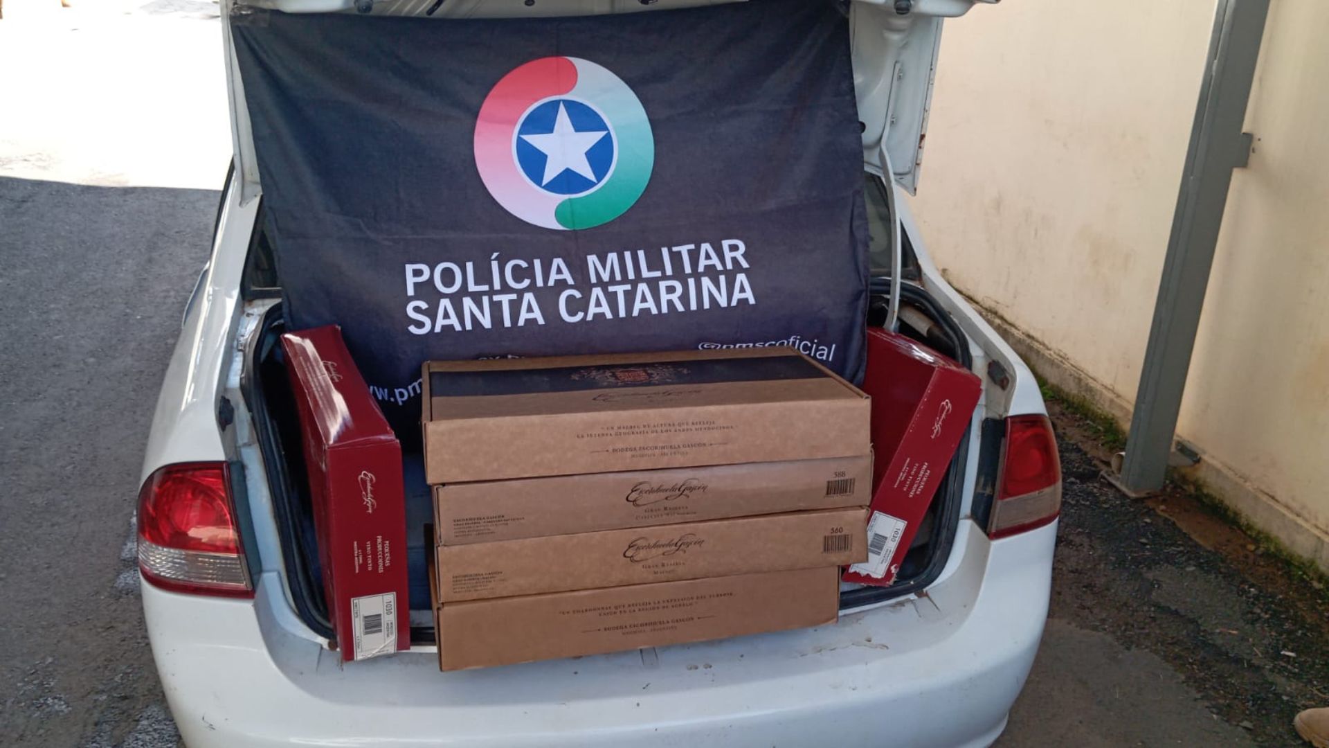 PM apreende carga de R$ 43 mil em abordagem no bairro Nascente do Peperi