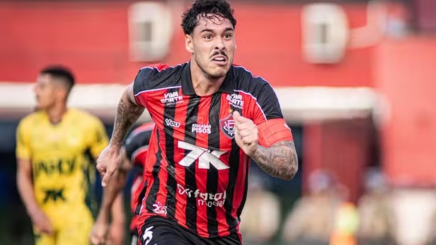 Com casa cheia, Vitória segura pressão do Mirassol, vence e empurra o Inter para o Z-4