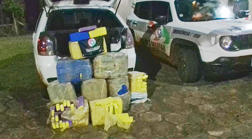Após perseguição policial, grande apreensão de maconha é registrada no Oeste