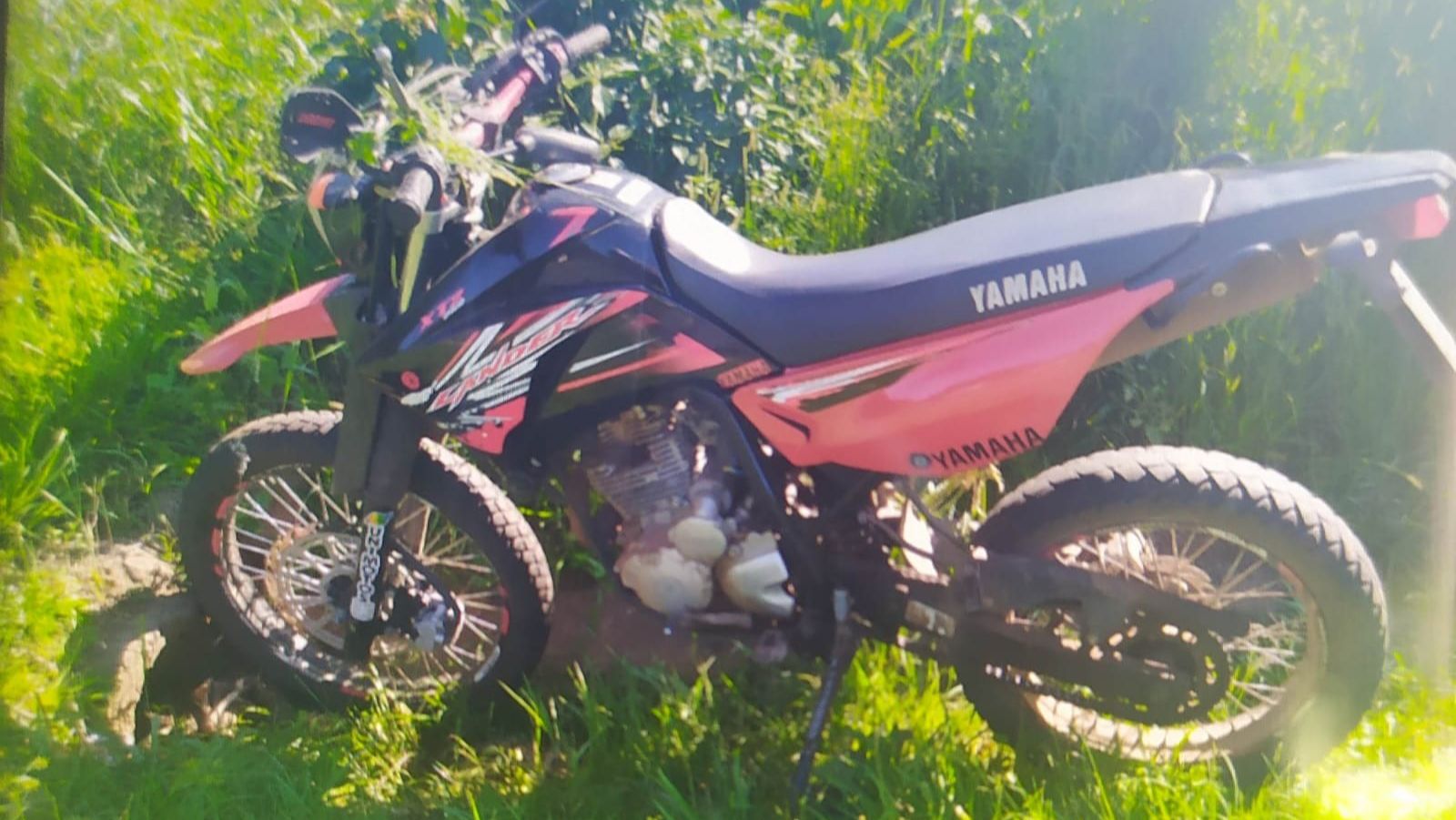 Saída de pista de motocicleta deixa dois feridos na SC 496