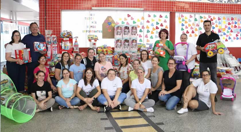 Centros Educacionais da Rede Municipal recebem novos brinquedos e materiais esportivos