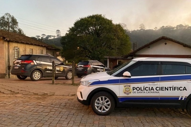 Homem flagrado com mais de 100 materiais de pornografia infantil é preso em SC
