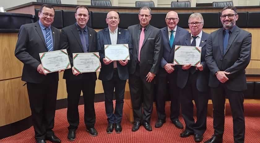 Hospital Regional Terezinha Gaio Basso recebe homenagem da ALESC