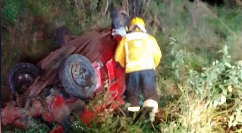 Homem fica gravemente ferido após capotamento na BR-282