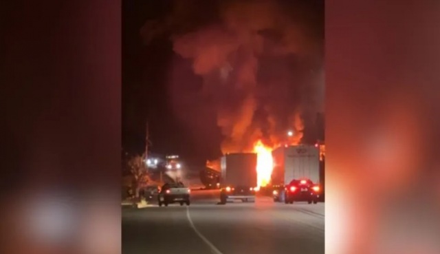 Acidente com carro, ônibus e caminhão deixa ao menos 22 mortos