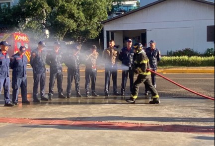 Bombeiros lotados em Maravilha são promovidos durante solenidade do CBMSC