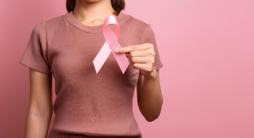 Nova terapia reduz em 83% risco de avanço de câncer sem cura, diz estudo