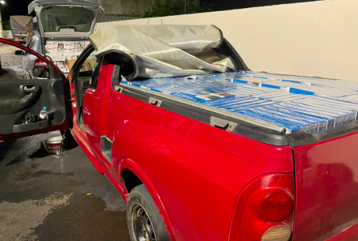 Polícia apreende 4 veículos carregados com cigarros na divisa de SC e PR