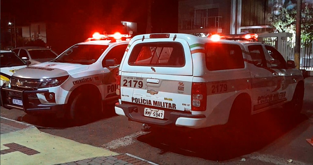 Após ameaçar e agredir sua companheira homem é preso