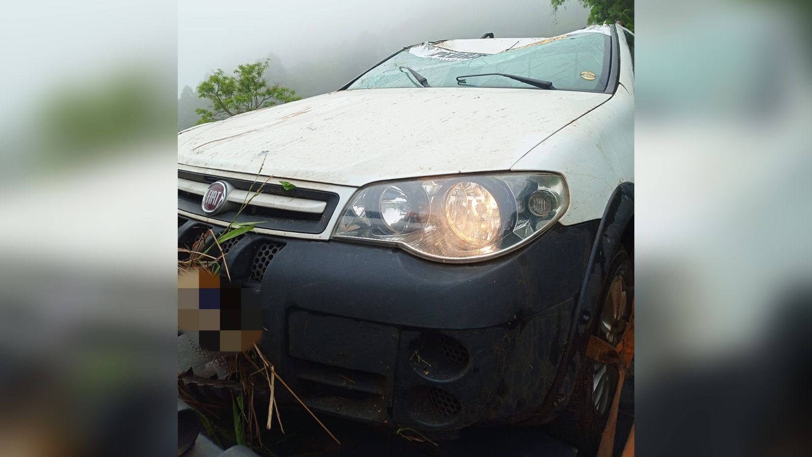 Motorista sai ileso de capotamento na SC 305, em Campo Erê