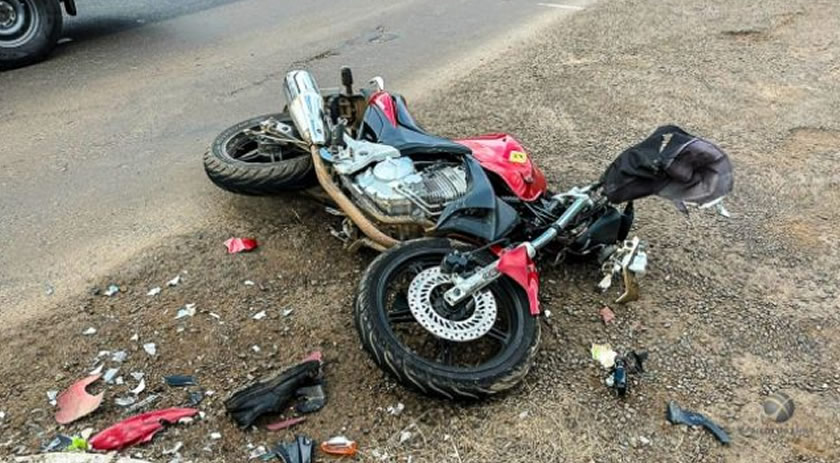 Motociclista sofre ferimentos graves em colisão na Willy Barth