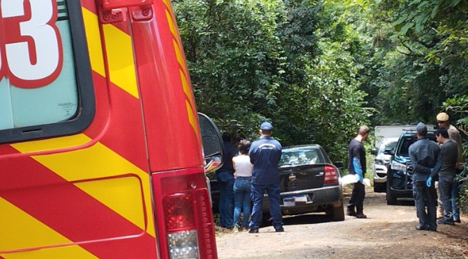 Homem é encontrado morto dentro de veículo no Meio-Oeste