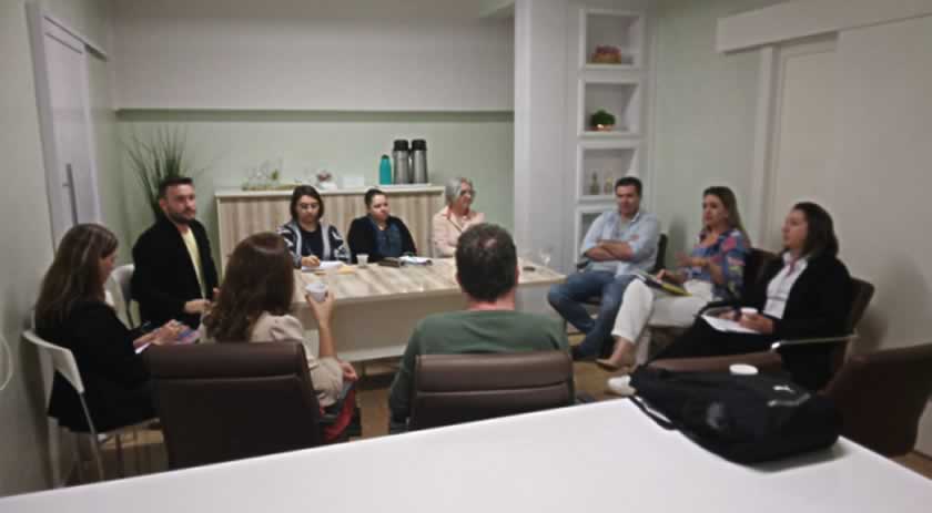 Secretaria de Saúde e Hospital São José debatem atendimentos ortopédicos