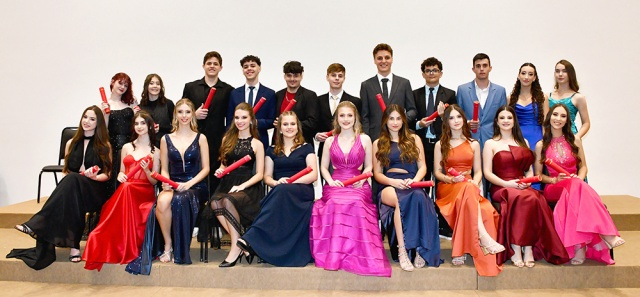 Colégio Unoesc celebra formatura da primeira turma de Ensino Médio em São Miguel do Oeste