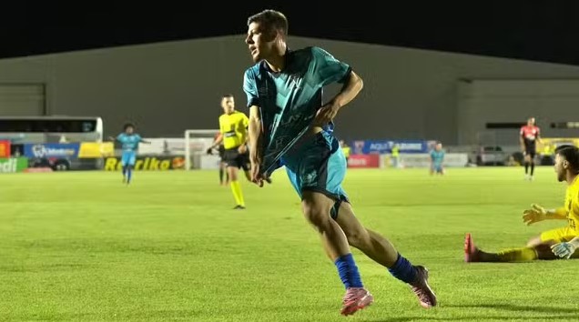 Azuriz vira sobre o Athletico e garante vaga antecipada às quartas do Paranaense