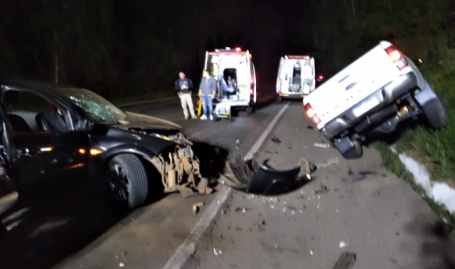 Homem fica ferido em colisão frontal na BR-282