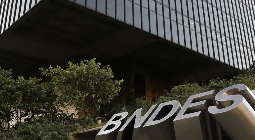 BNDES abre concurso em 2024 com salário inicial de R$ 20 mil