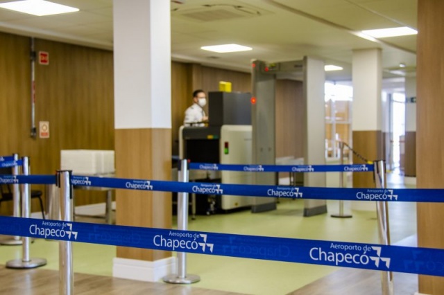 Neblina cancela, atrasa voos e causa transtornos aos passageiros em Chapecó