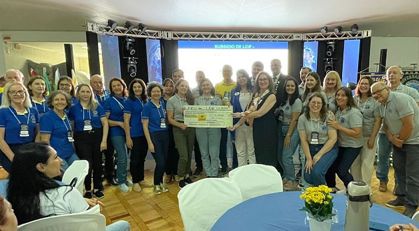 Clubes de Lions entregam cheque simbólico de R$ 459.592,33