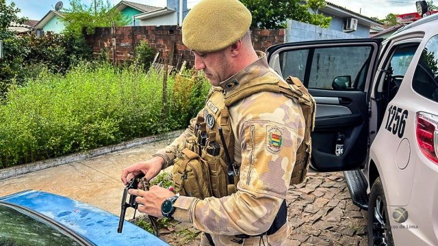 Jovem é preso por tráfico de drogas e posse ilegal de arma