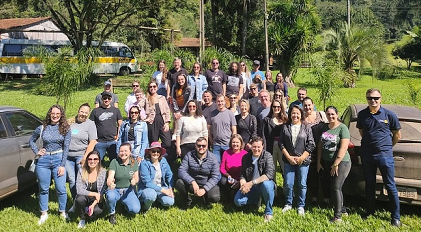 Alunos da Unoesc vivenciam experiências práticas em empreendimentos