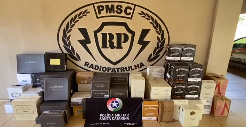 558 garrafas de vinho são apreendidas