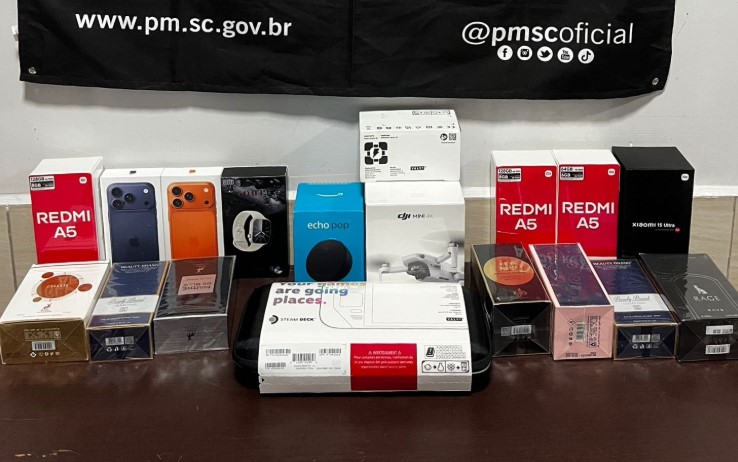 Carro que transportava mais de R$ 30 mil em mercadorias é flagrado pela polícia na SC-157