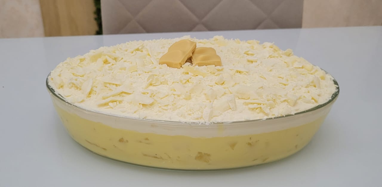 Aprenda a fazer uma deliciosa sobremesa de abacaxi com chocolate branco