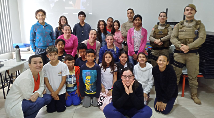 Polícia Militar realiza ação educativa com crianças e adolescentes
