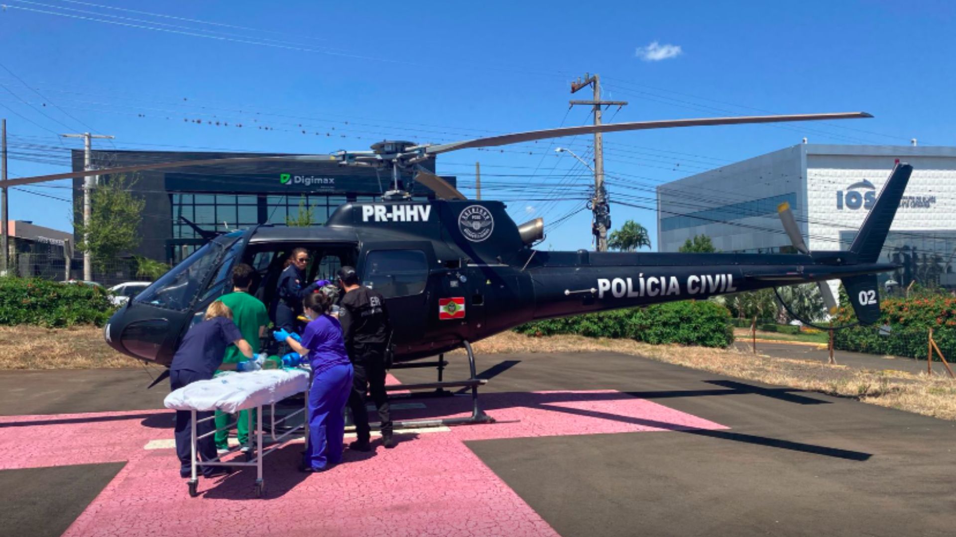Vítima de capotamento é resgatada por aeronave da SAER-FRON no Oeste de SC