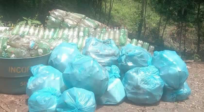 Equipe da Prefeitura programa recolha de entulhos