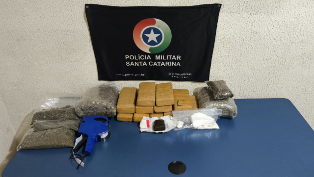 Jovem é preso com quase 9 kg de maconha, cocaína e haxixe