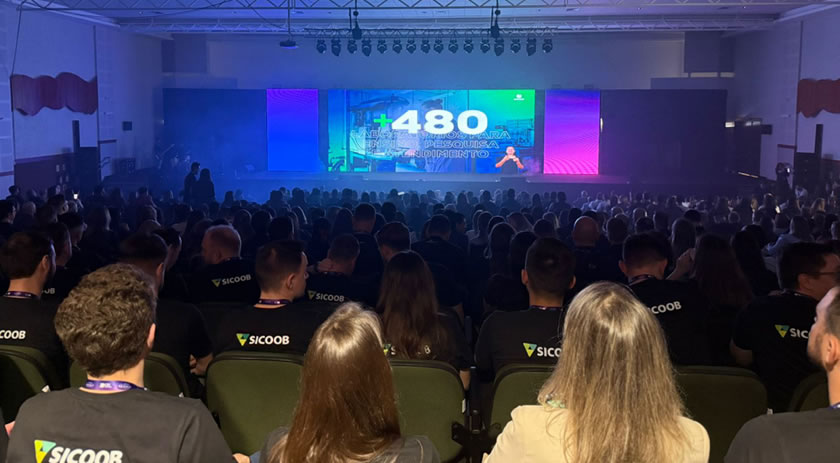 Mais de 800 pessoas participam do Summit Empresarial CDL