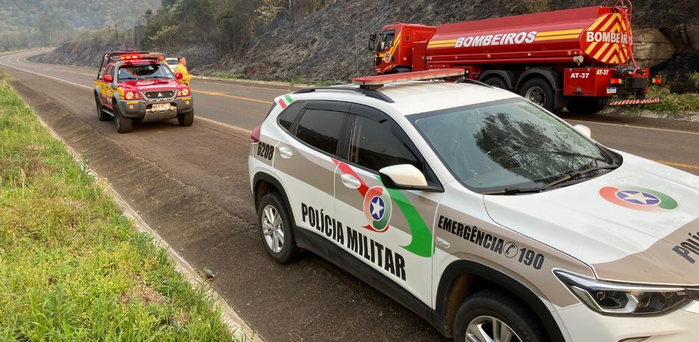 Incêndio atinge vegetação às margens da BR 282