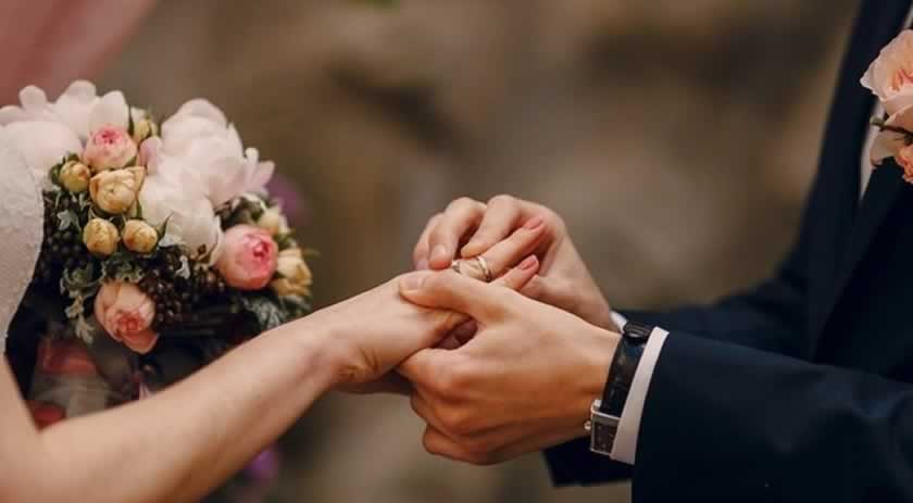 Cerimonialista que sumiu com R$ 63 mil de casais dias antes do casamento é presa