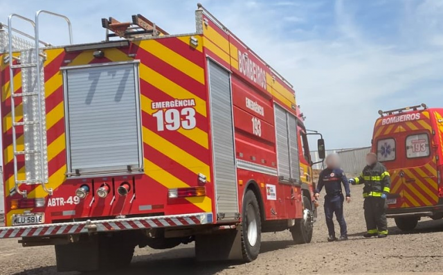 Bombeiros controlam incêndio em estrutura de indústria em Maravilha