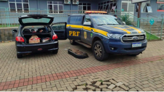 Homens são presos com 50 kg de maconha no porta-malas em Chapecó