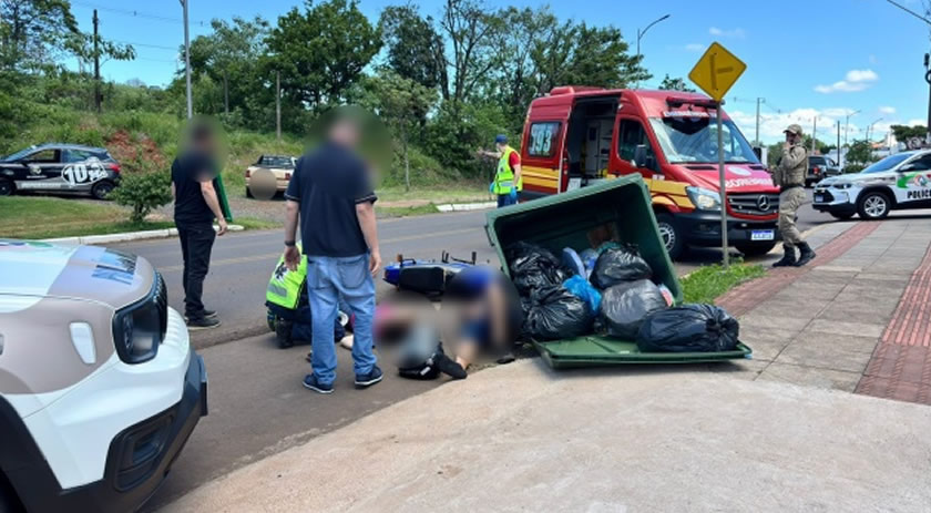 Casal fica ferido após colisão entre moto e carro