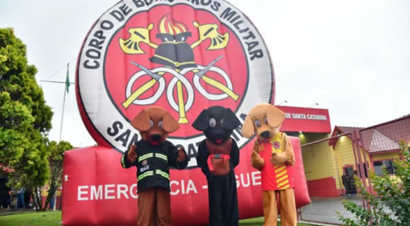CBMSC lança mascotes do Programa Bombeiro Mirim em homenagem aos cães de busca da corporação