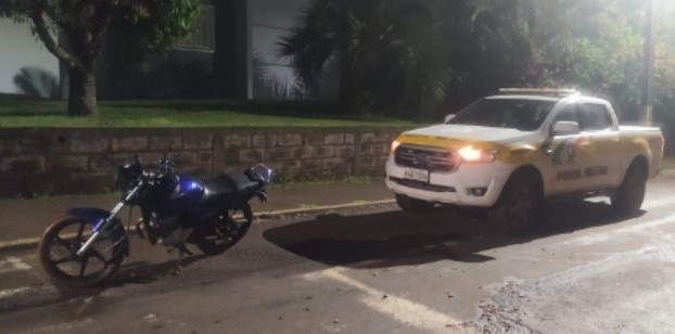 Motocicleta com mais de R$ 7 mil em débitos é apreendida em Descanso