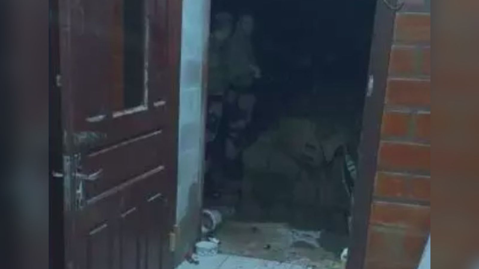 Mulher é presa por ameaçar e danificar residência da sogra