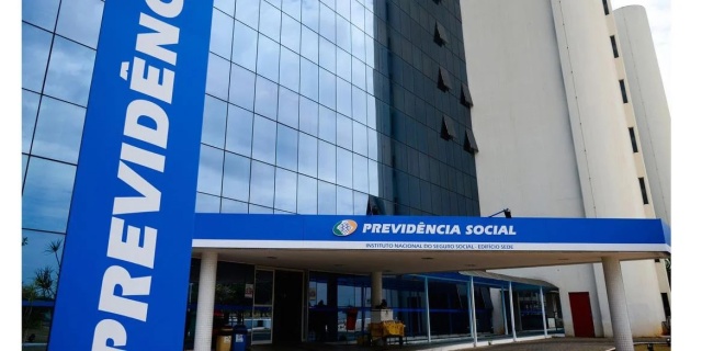 Aposentados e pensionistas do INSS já podem consultar o valor do benefício com reajuste