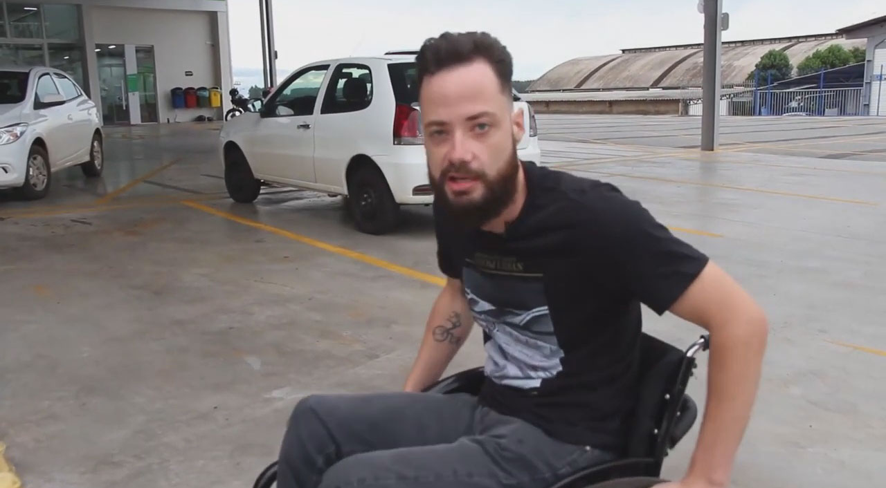 Após campanha nas redes sociais, cadeirante digital influencer obtém doações para compra de Kit motorizado para locomoção