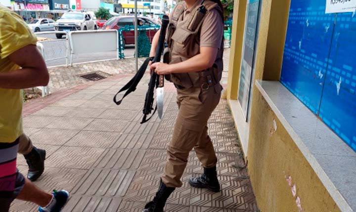Policial Militar de folga evita esfaqueamento no centro de SMOeste