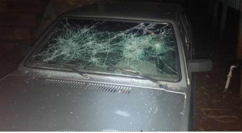 ​Indignada com a separação, mulher quebra carro, casa e ameaça ex-companheiro de morte