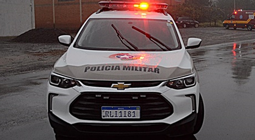 Homem esfaqueia colega durante discussão no intervalo do trabalho
