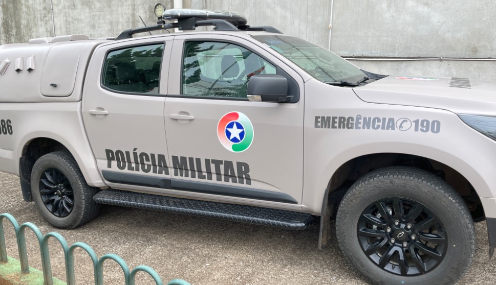 Homem de 77 anos é agredido durante assalto em mercado
