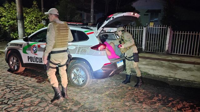 Mulher esfaqueia o marido e é presa pela Polícia Militar