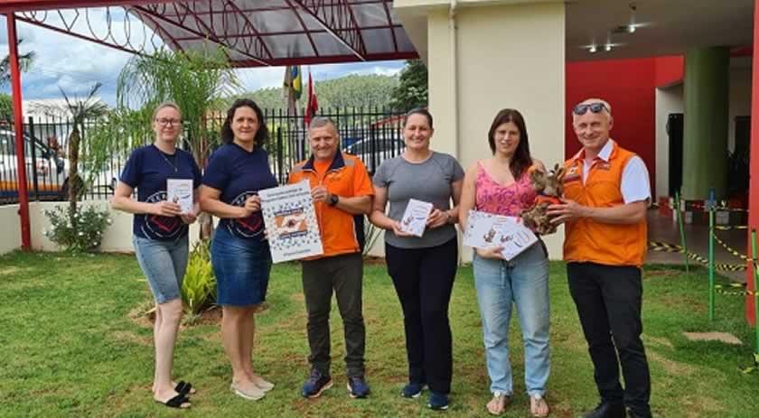 Materiais do Programa Defesa Civil na Escola são entregues