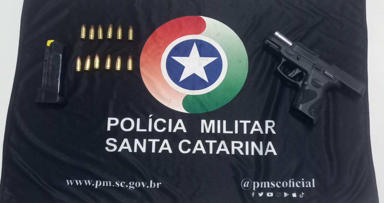 Homem é Preso por Porte Ilegal de Arma de Fogo e Embriaguez ao Volante